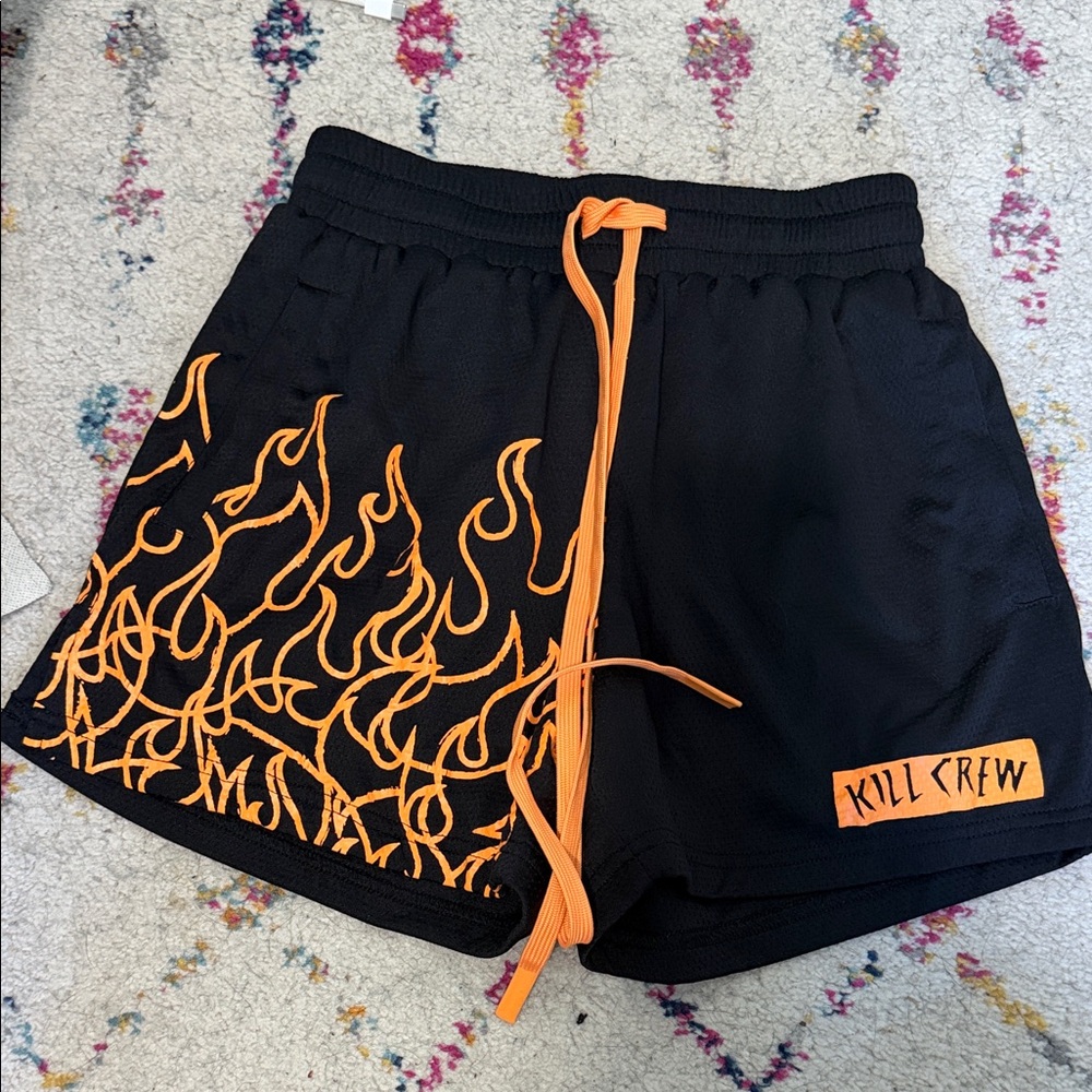 Kill Crew Shorts with Orange Flame med